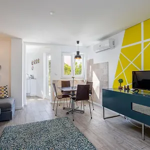  Appartamento Designer Flats In Lapa By Lovelystay Portogallo