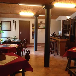 Alloggio per agriturismo Olianina, Villa Poma